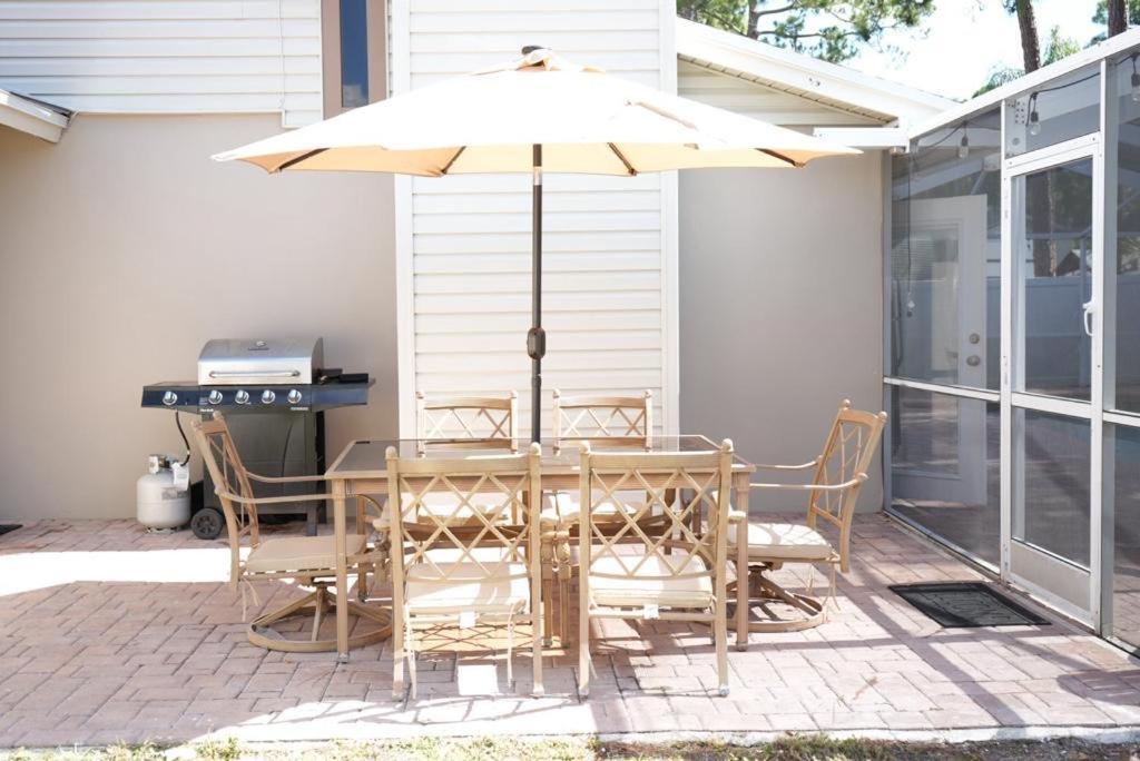 Hosting New Villa Tampa Exterior photo